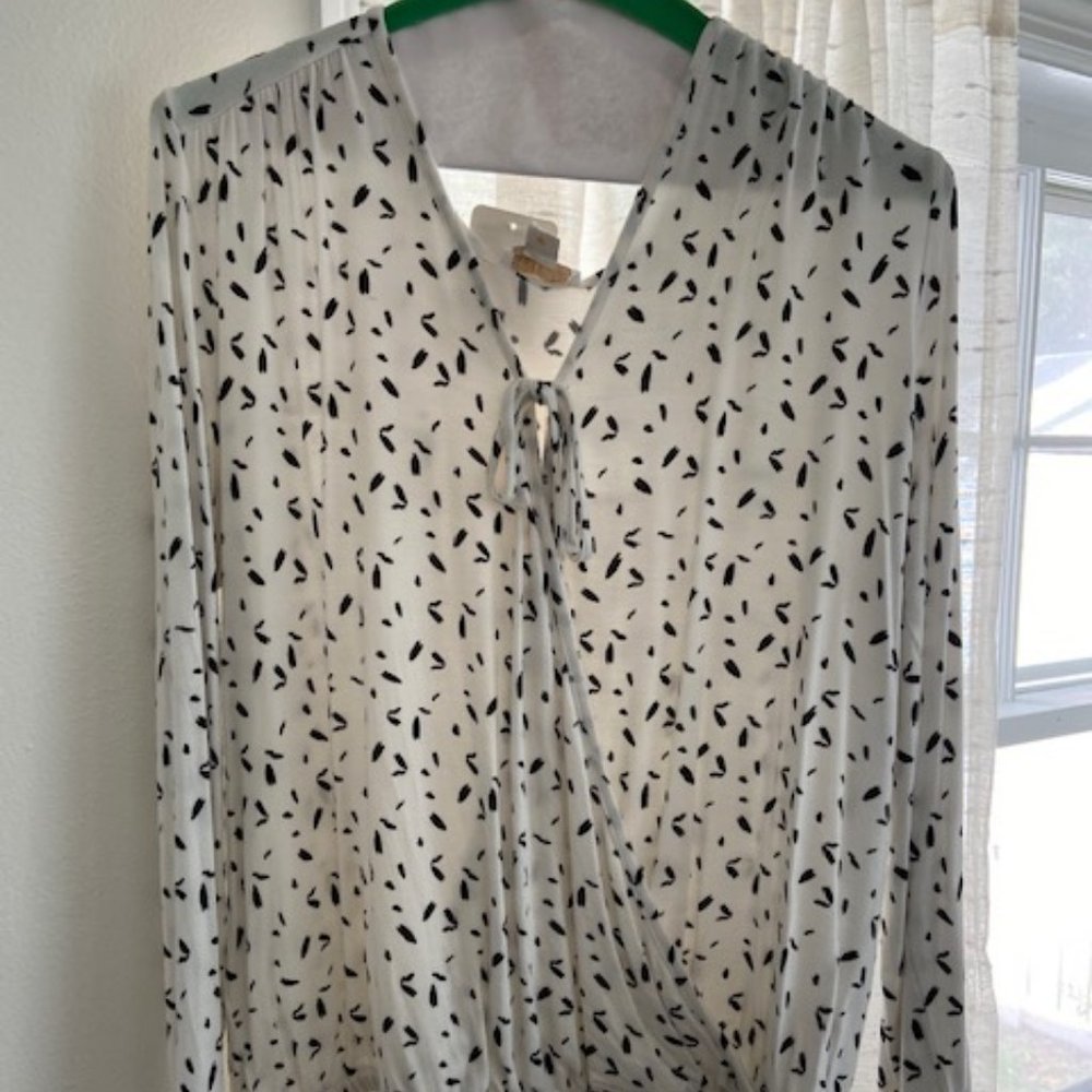 Finn's Grace Medium top